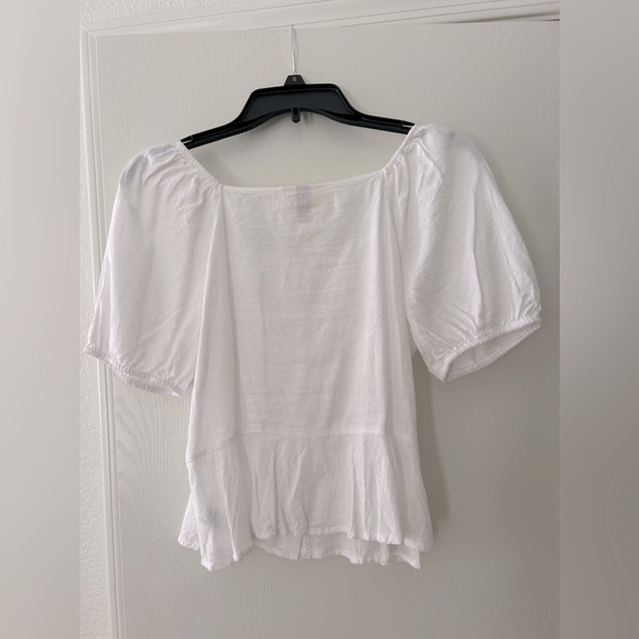 Universal Thread White Button Down Short Puffy Sleeve Top. Size Small - Picture 5 of 10